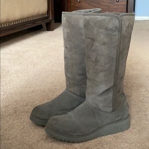 Tall gray Uggs Size 8